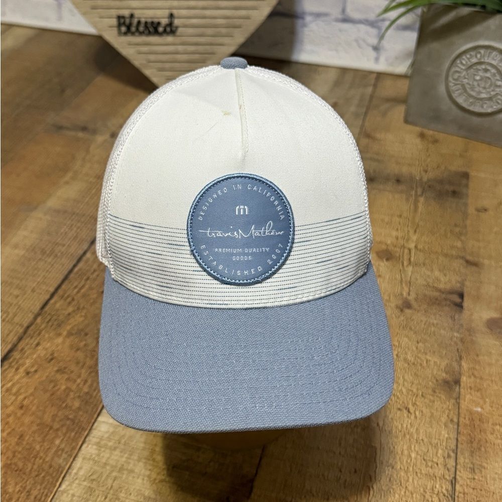 TravisMathew Flash Forward Flex Hat - White/Light Blue Size Small-Medium